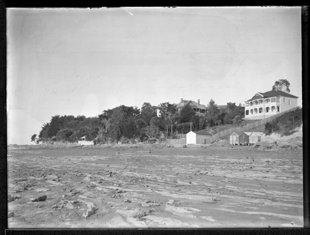 sloanesbeach1911.jpg