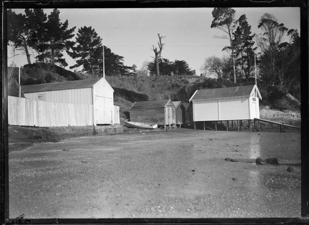 sloanesbeach1914.jpg